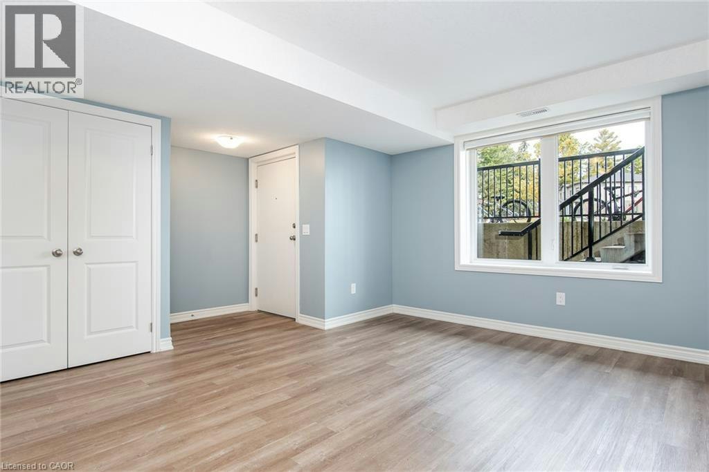 243 Chapel Hill Drive, Kitchener, ON, N2R 1N3 - 9