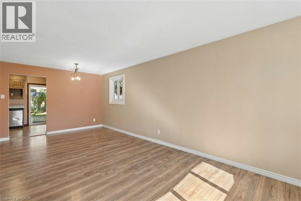 8 Forest Glen Crescent, Kitchener, ON, N2N 1C8 - 4