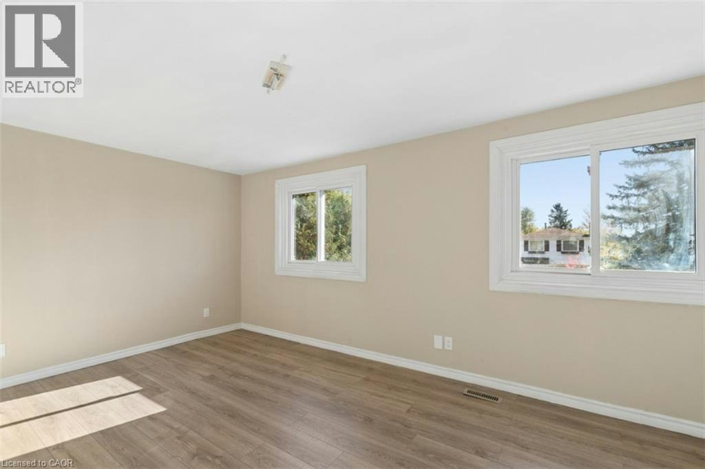 8 Forest Glen Crescent, Kitchener, ON, N2N 1C8 - 14