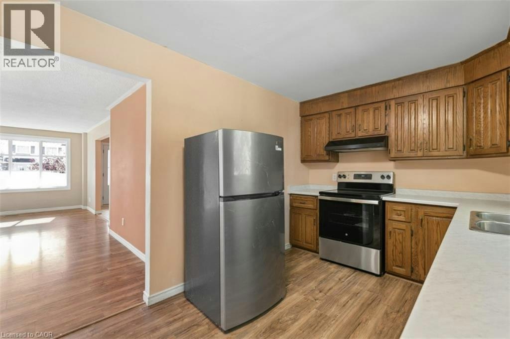 8 Forest Glen Crescent, Kitchener, ON, N2N 1C8 - 7