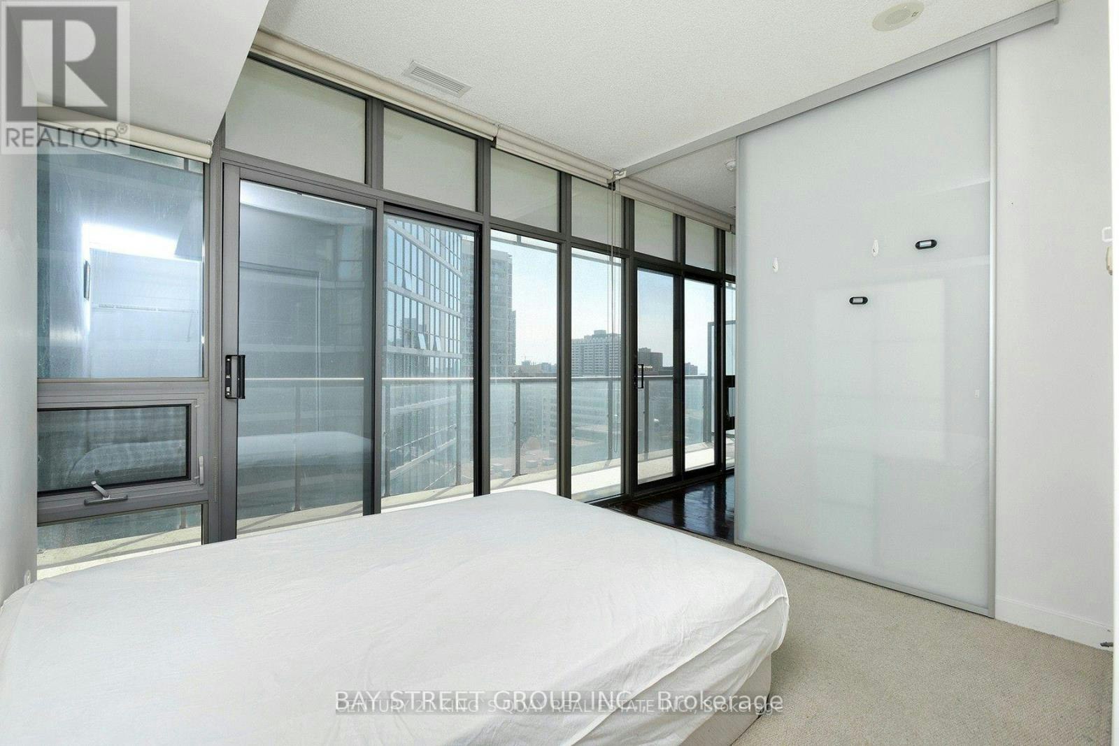 1401-33 Charles Street E, Toronto, ON, M4Y 0A2 - 6