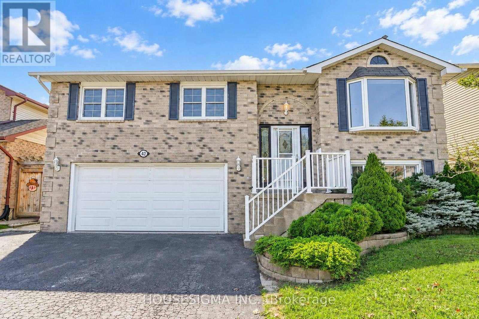 42 Cherry Blossom Crescent, Clarington, ON, L1E 1G7 - 2