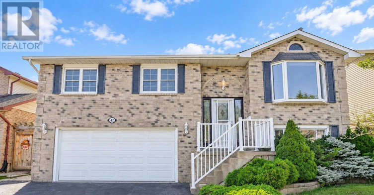 42 Cherry Blossom Crescent, Clarington, ON, L1E 1G7 - 2