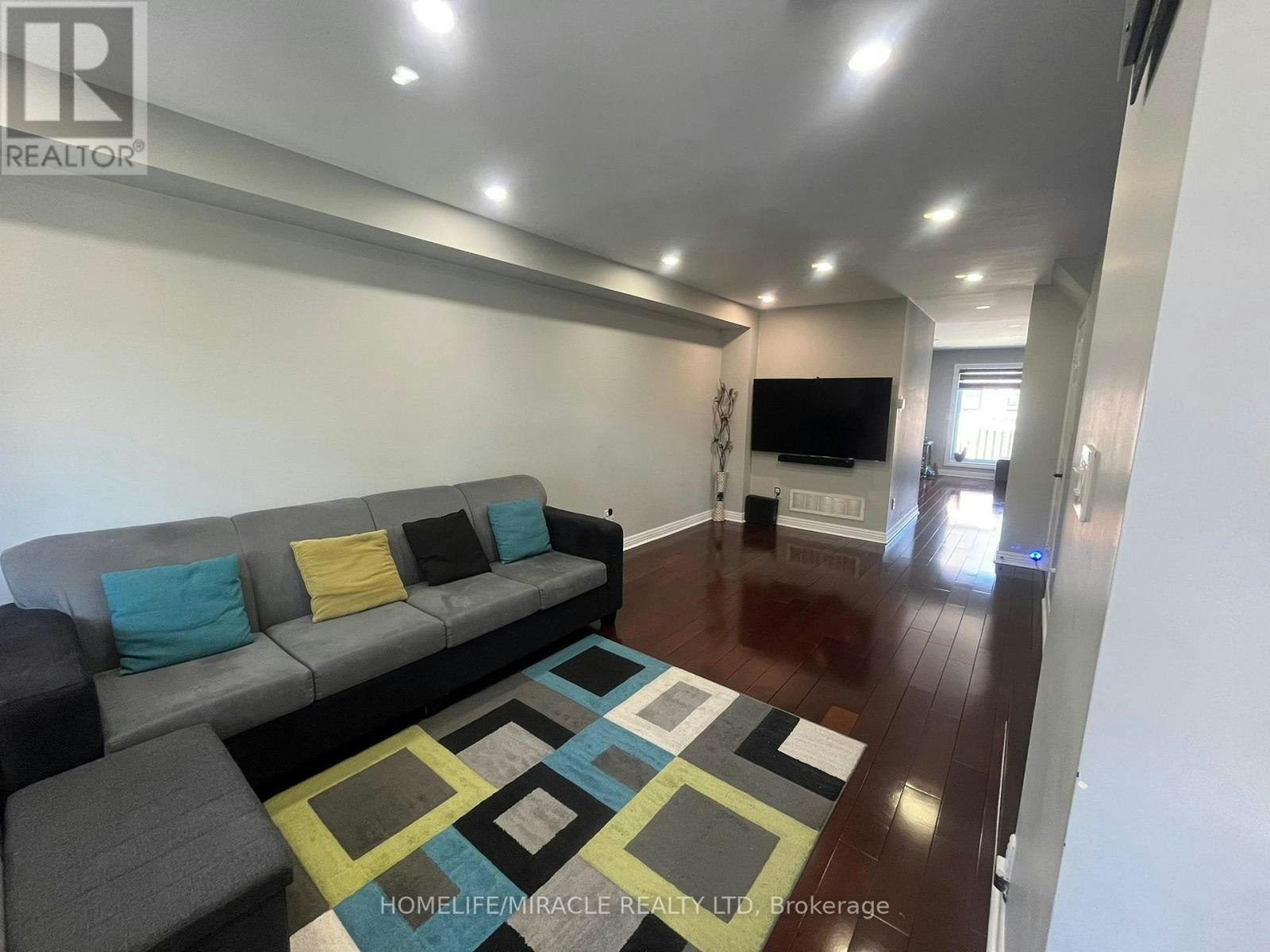 29 Hummingbird Drive, Toronto, ON, M1X 1W8 - 2