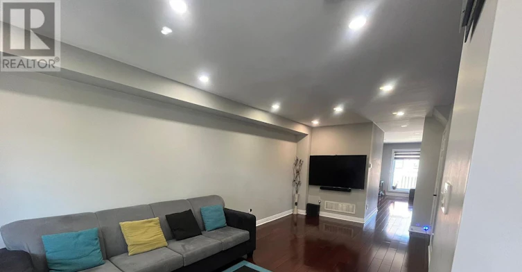 29 Hummingbird Drive, Toronto, ON, M1X 1W8 - 2