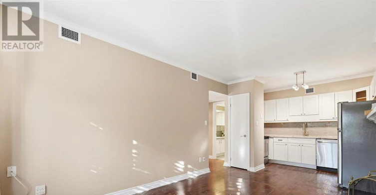 204-60 Kippendavie Avenue, Toronto, ON, M4L 3R5 - 9