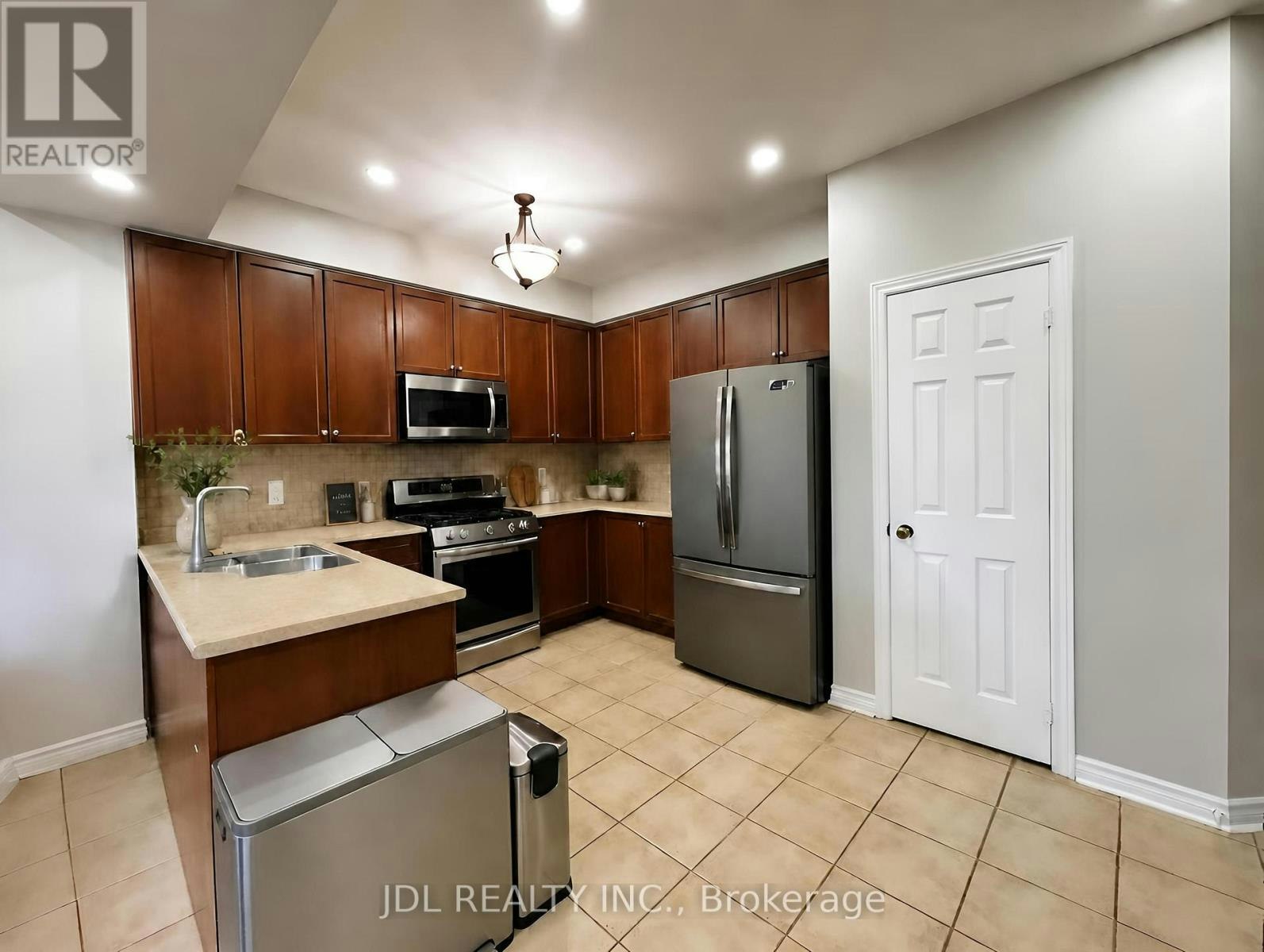 36 Laurelbank Crescent, Georgina, ON, L4P 4H7 - 10