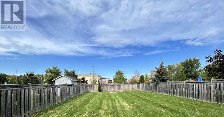36 Laurelbank Crescent, Georgina, ON, L4P 4H7 - 24