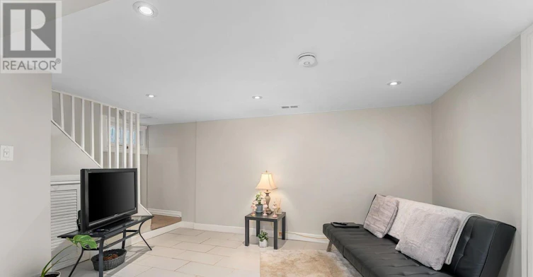 BSMT-77 Wellington Street E, Barrie, ON, L4M 2C3 - 4