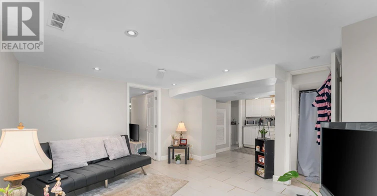 BSMT-77 Wellington Street E, Barrie, ON, L4M 2C3 - 5