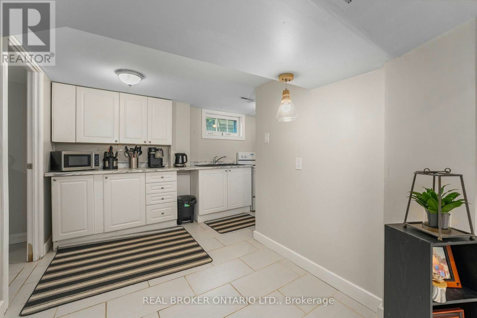 BSMT-77 Wellington Street E, Barrie, ON, L4M 2C3 - 8