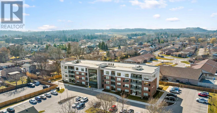 301-3998 Victoria Avenue, Lincoln, ON, L0R 2C0 - 3
