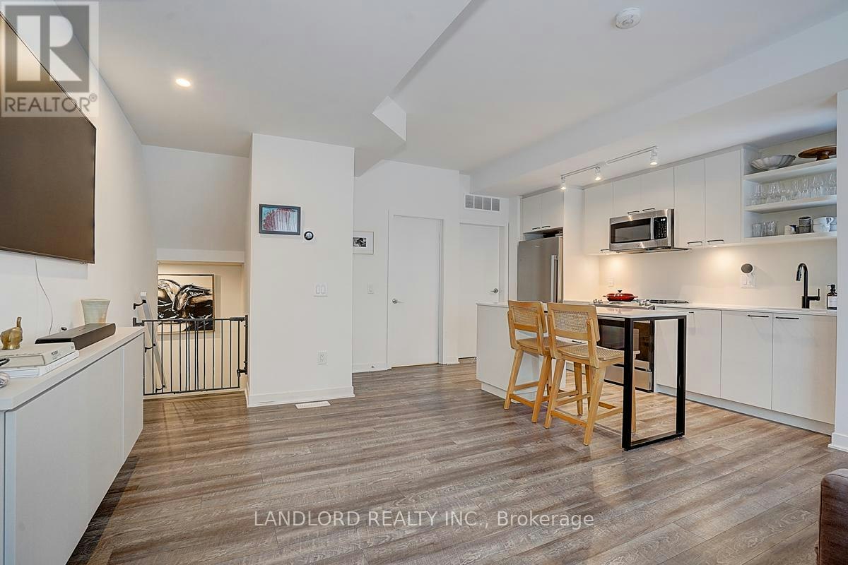 TH13-30 Ed Clark Gardens, Toronto, ON, M6N 0B5 - 5