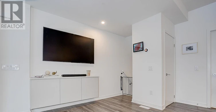 TH13-30 Ed Clark Gardens, Toronto, ON, M6N 0B5 - 8