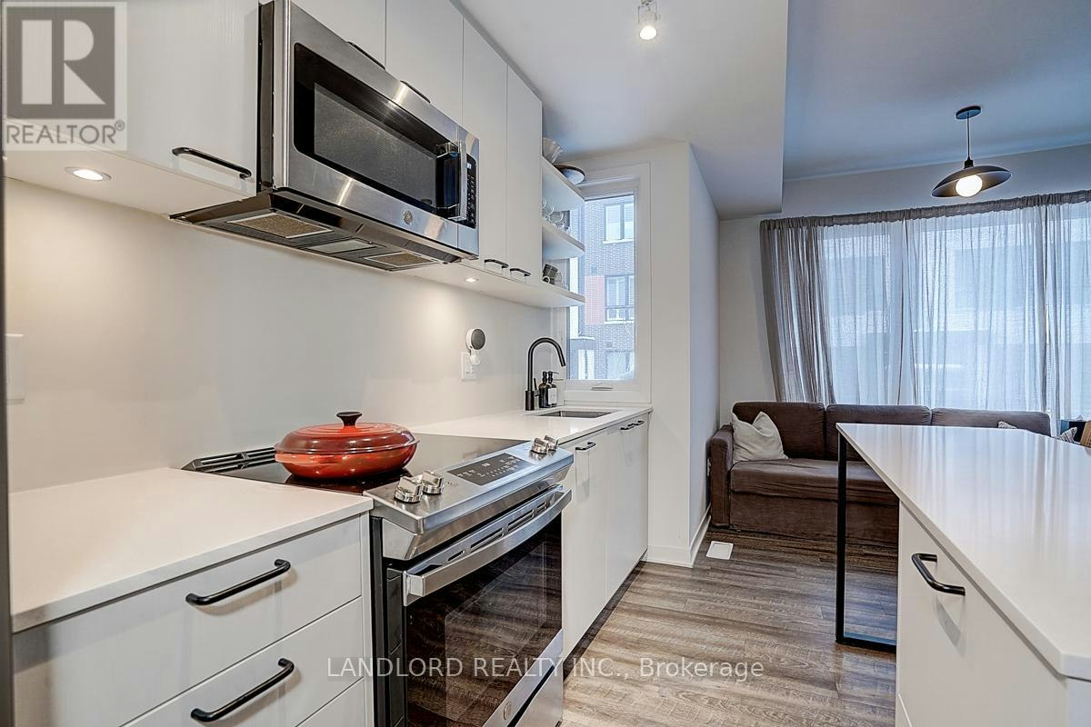 TH13-30 Ed Clark Gardens, Toronto, ON, M6N 0B5 - 16