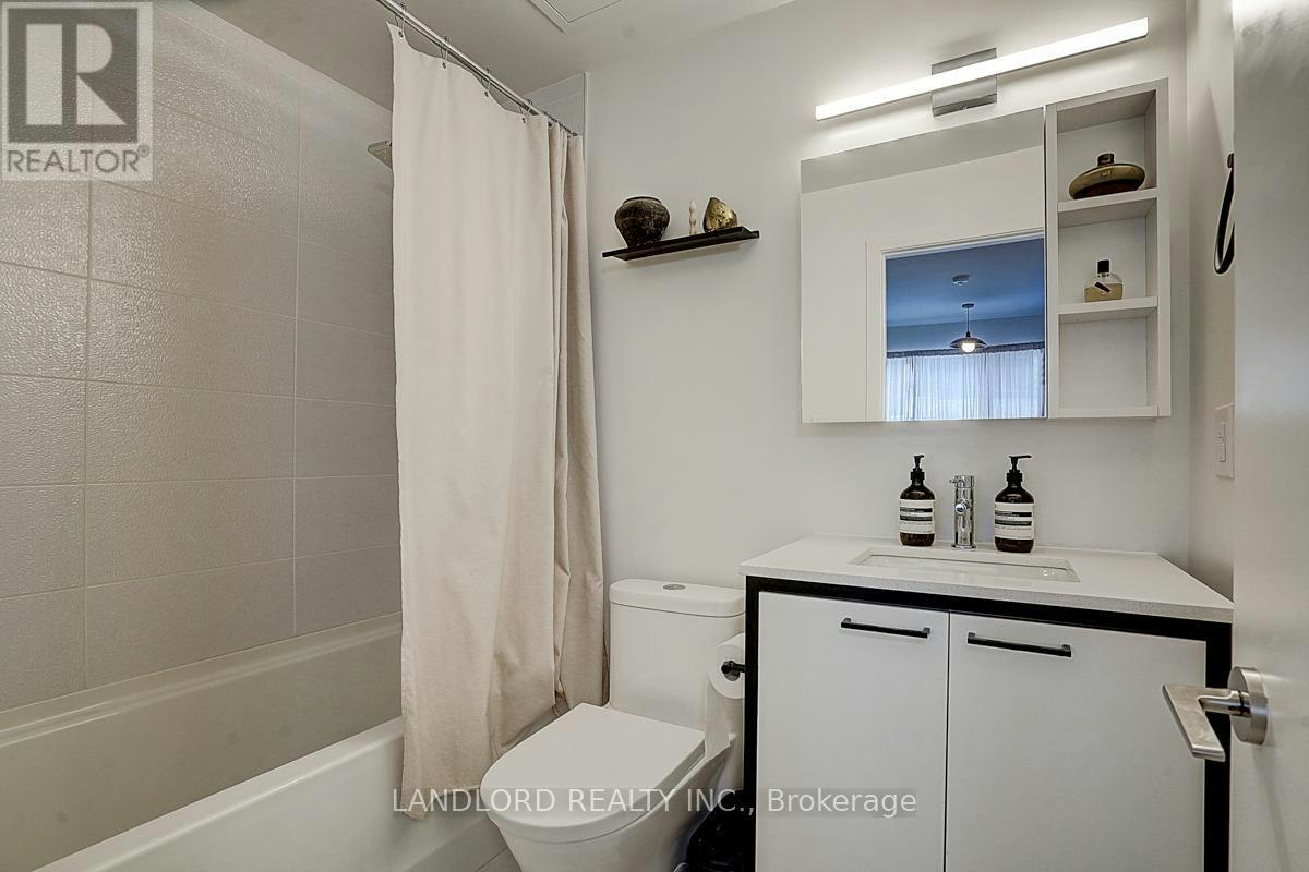 TH13-30 Ed Clark Gardens, Toronto, ON, M6N 0B5 - 4