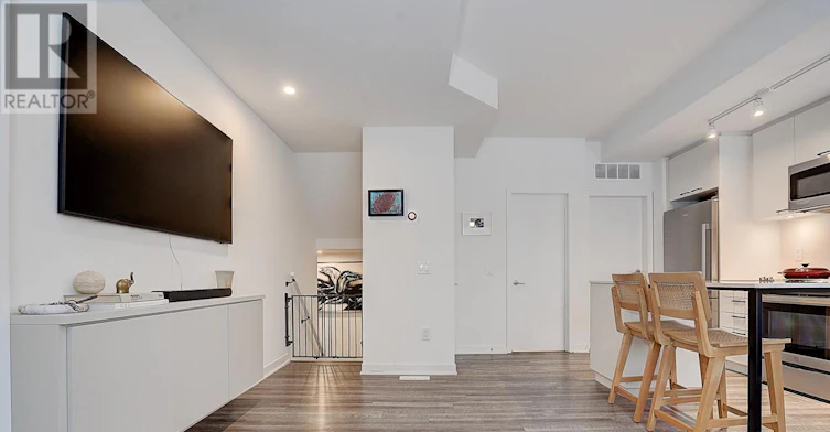 TH13-30 Ed Clark Gardens, Toronto, ON, M6N 0B5 - 7