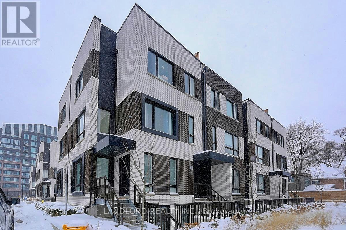 TH13-30 Ed Clark Gardens, Toronto, ON, M6N 0B5 - 2