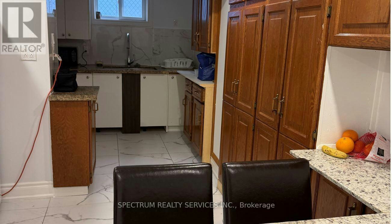 BASEMENT 2-12 Hamer Boulevard, Toronto, ON, M9R 4A7 - 2