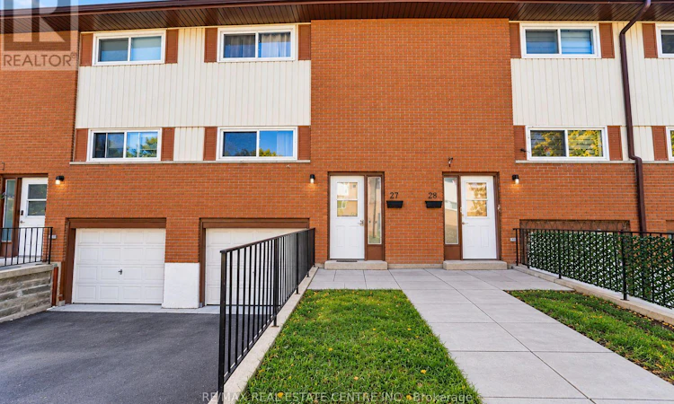 27 Woodman Drive N