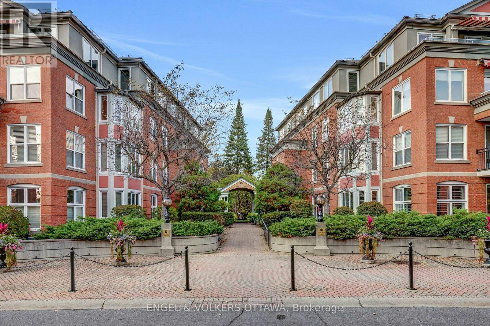 403-21 Durham Private, Ottawa, ON, K1M 2H8