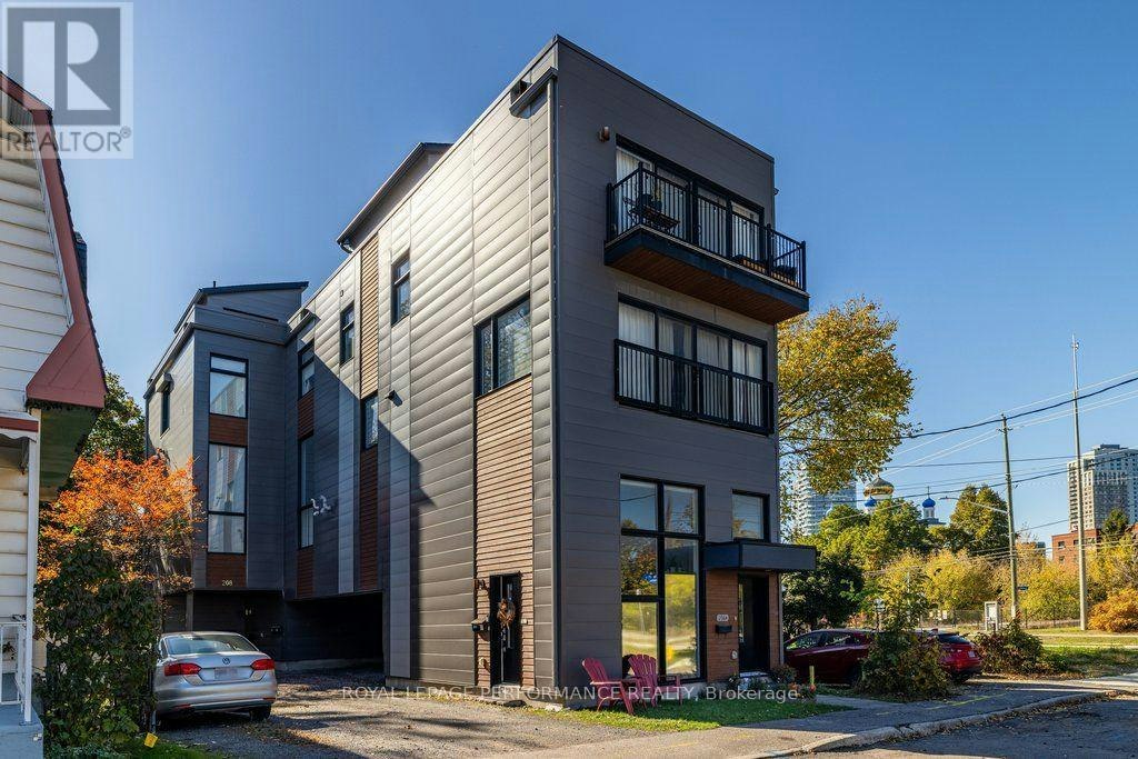 B-206 Manchester Avenue, Ottawa, ON, K1Y 1Y9