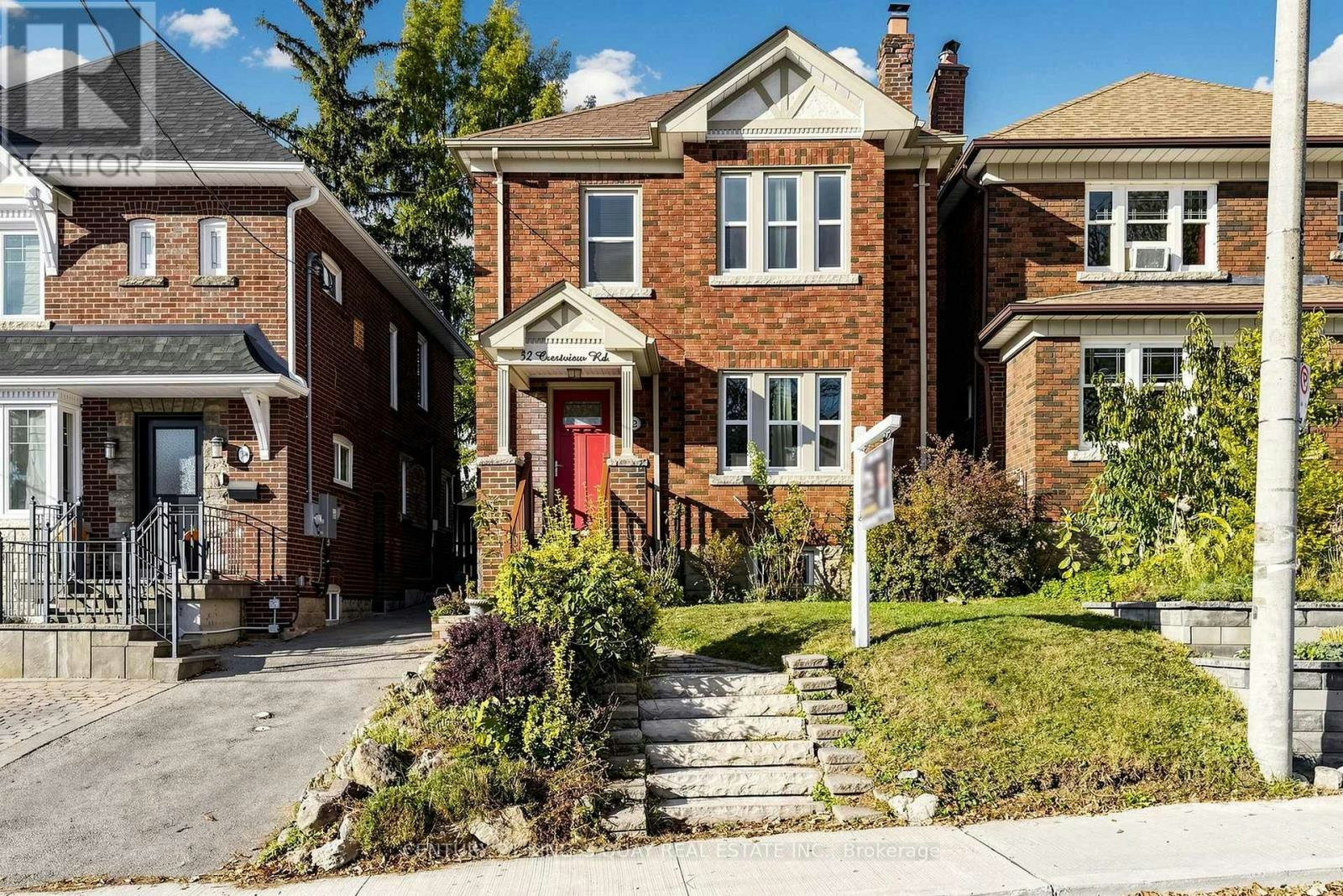 32 Crestview Road, Toronto, ON, M5N 1H6