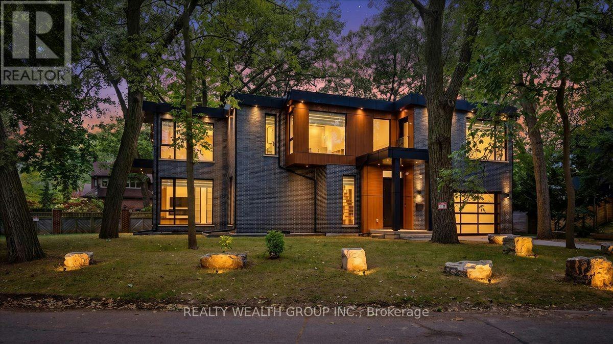 2 Kingsbury Crescent, Toronto, ON, M1N 1E9