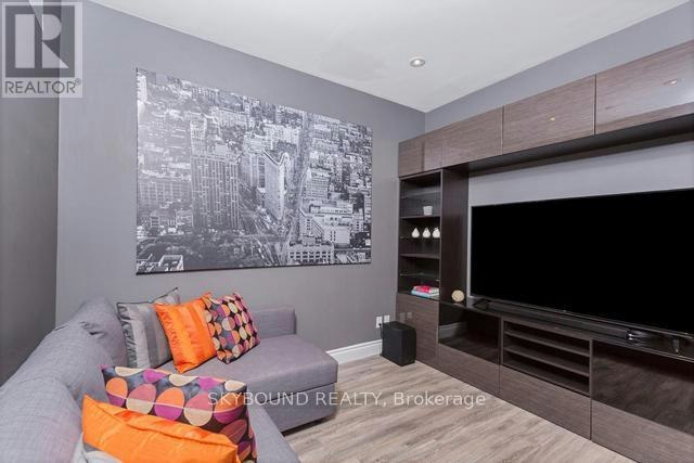 303-1003 Queen Street E, Toronto, ON, M4M 1K3 - 14
