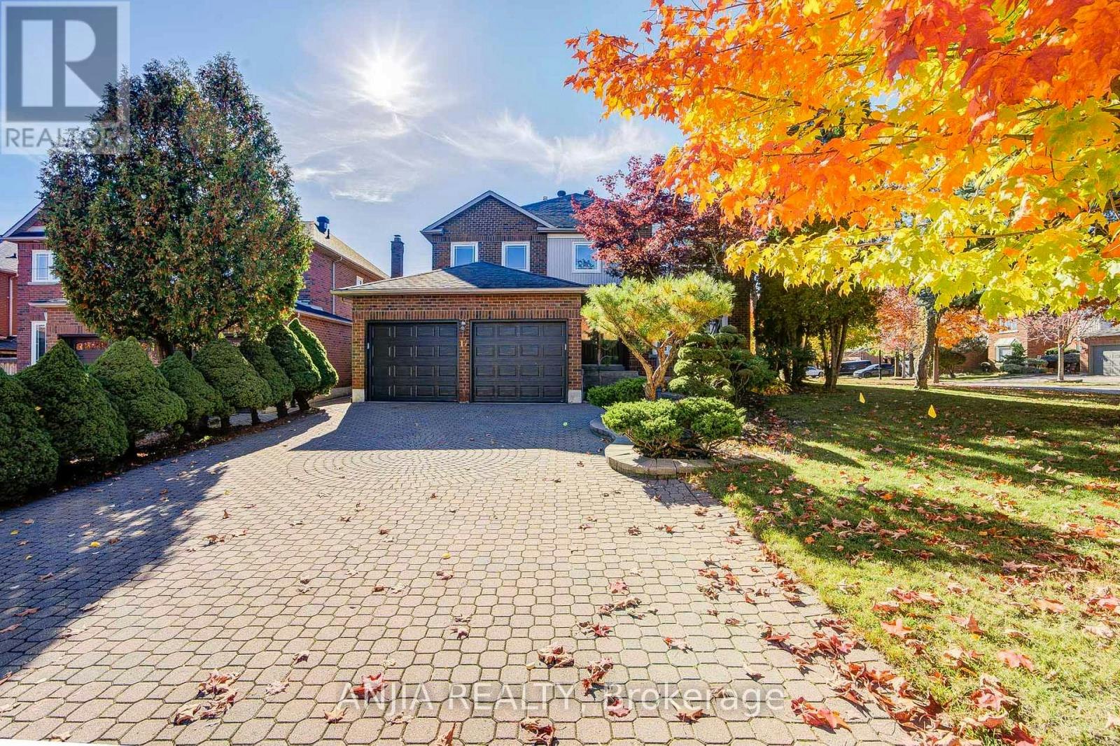 17 Charrington Crescent, Markham, ON, L3R 0R3