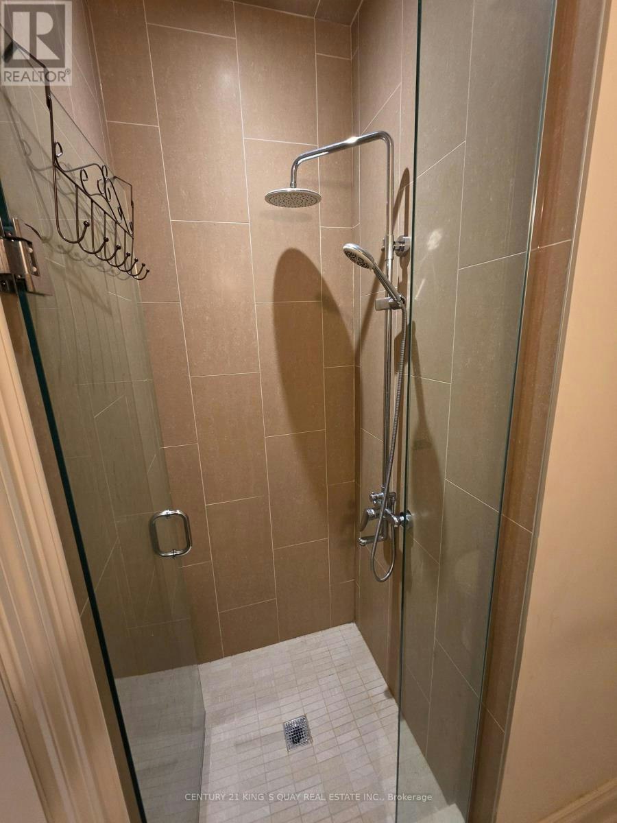 7 Logandale Road, Toronto, ON, M2N 4H3 - 6