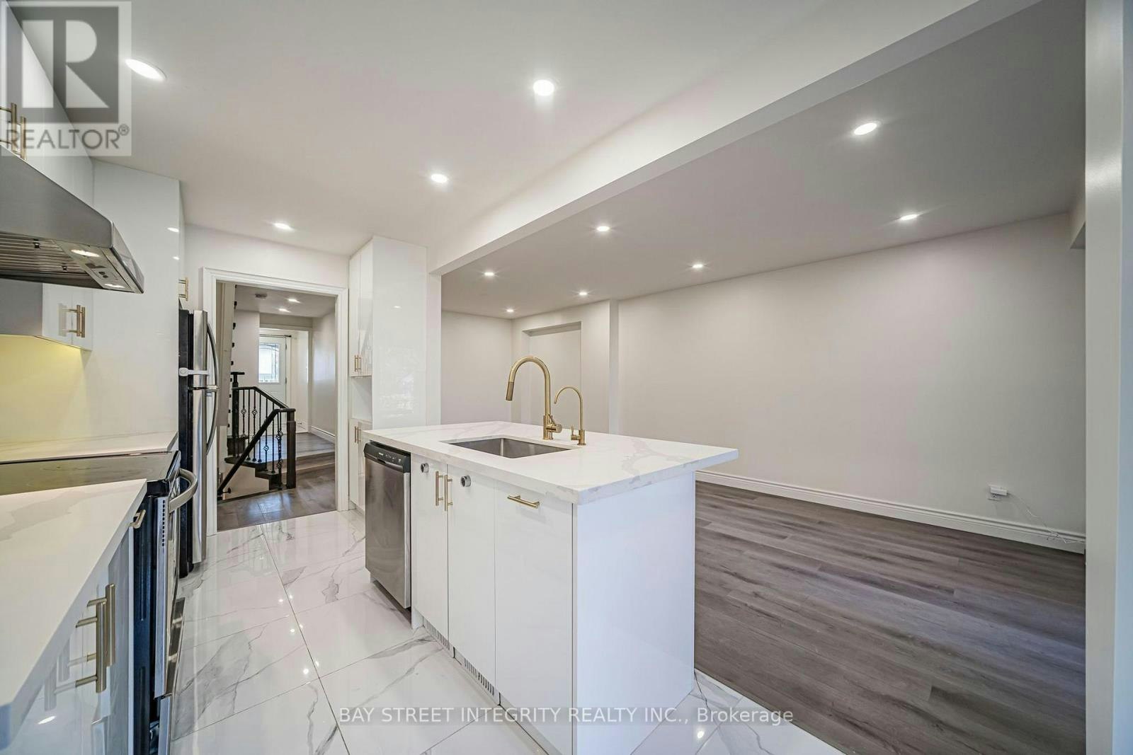 28 Fawndale Crescent, Toronto, ON, M1W 3K1 - 14