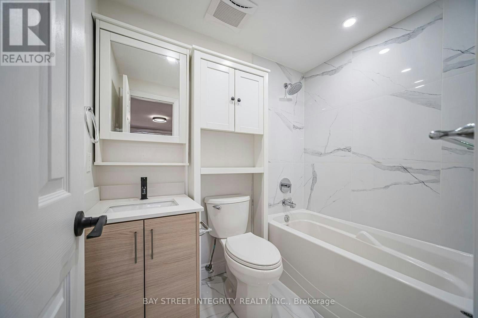 28 Fawndale Crescent, Toronto, ON, M1W 3K1 - 28