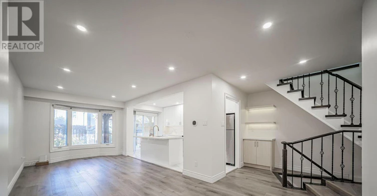 28 Fawndale Crescent, Toronto, ON, M1W 3K1 - 4