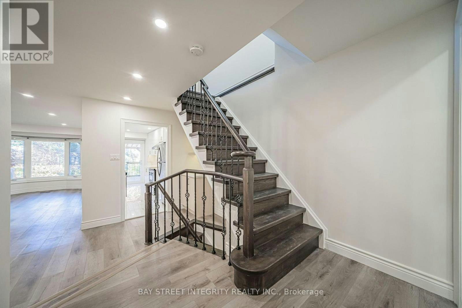 28 Fawndale Crescent, Toronto, ON, M1W 3K1 - 6