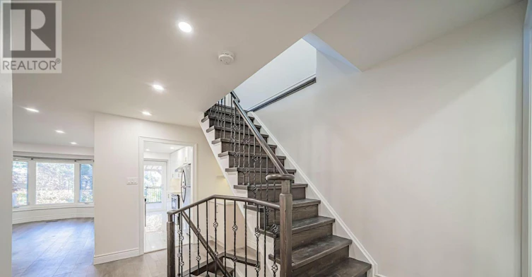 28 Fawndale Crescent, Toronto, ON, M1W 3K1 - 6