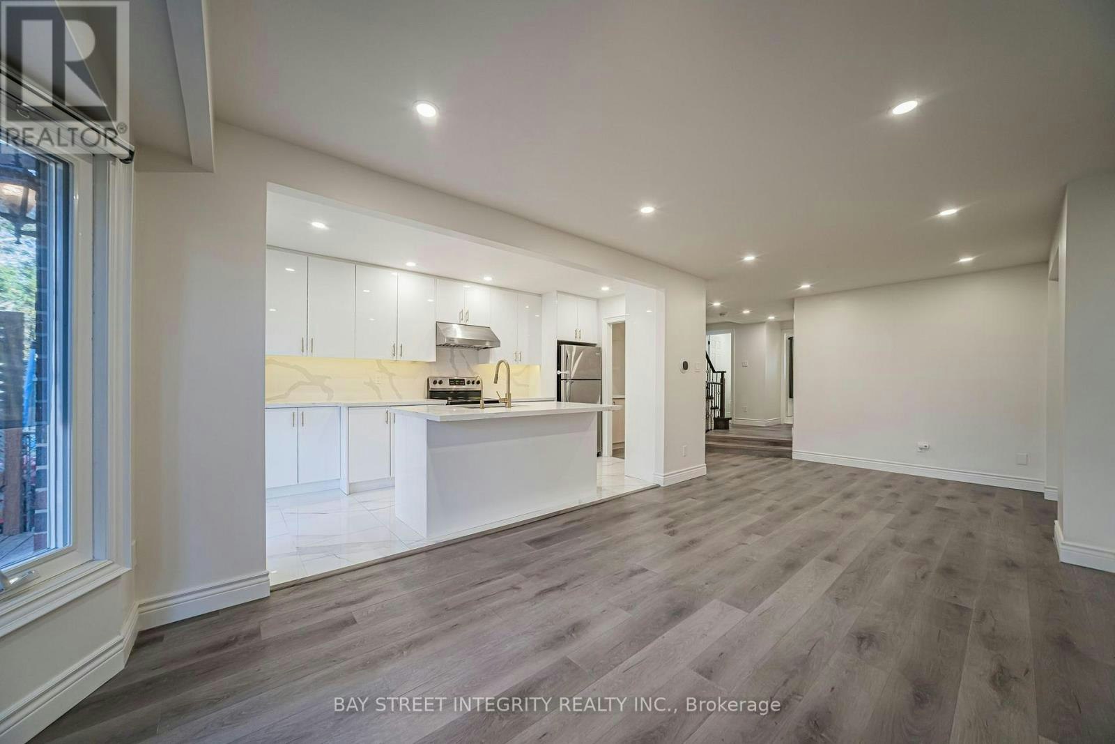 28 Fawndale Crescent, Toronto, ON, M1W 3K1 - 8