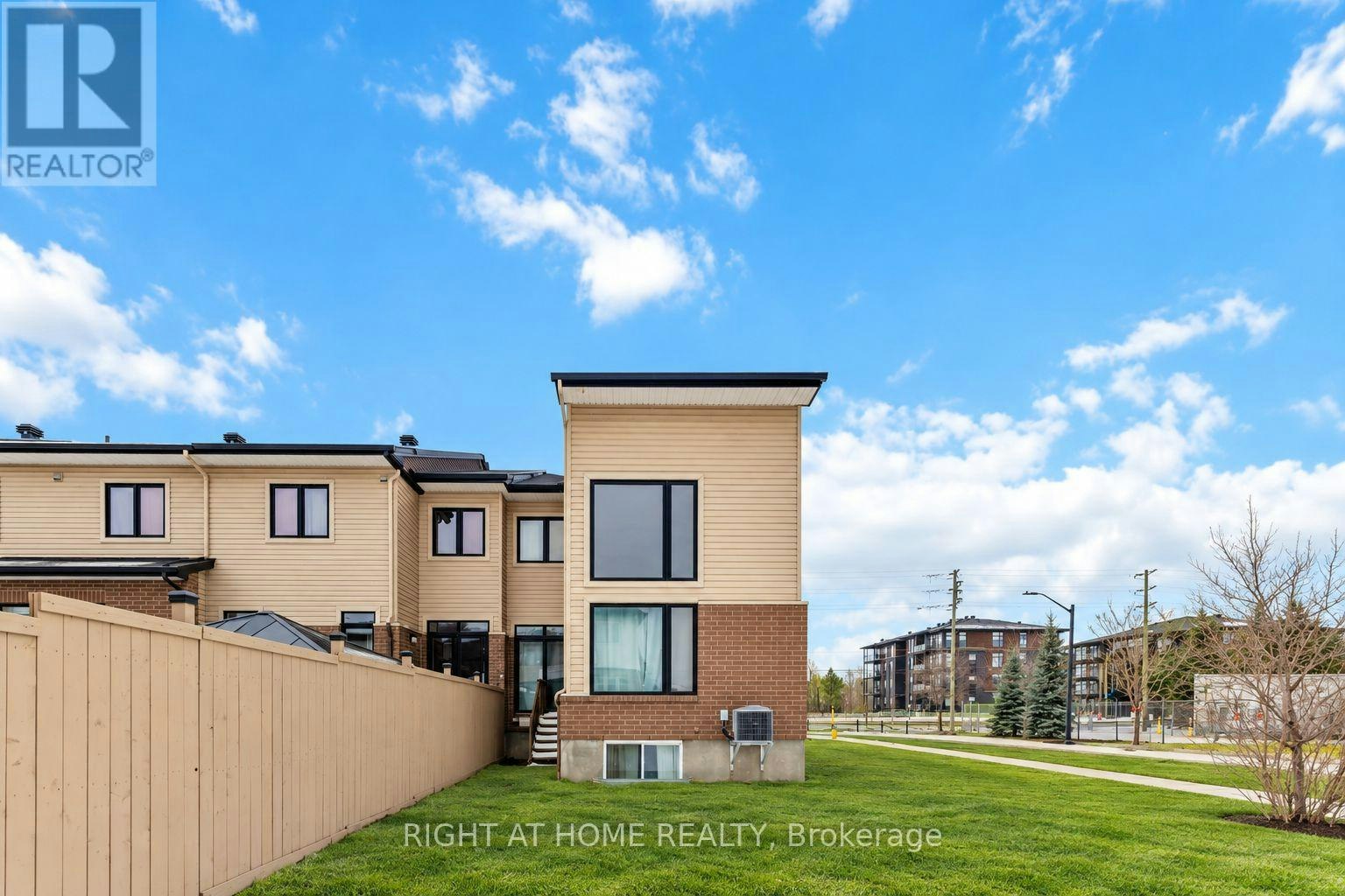 300 Cooks Mill Crescent, Ottawa, ON, K1V 2N3 - 48