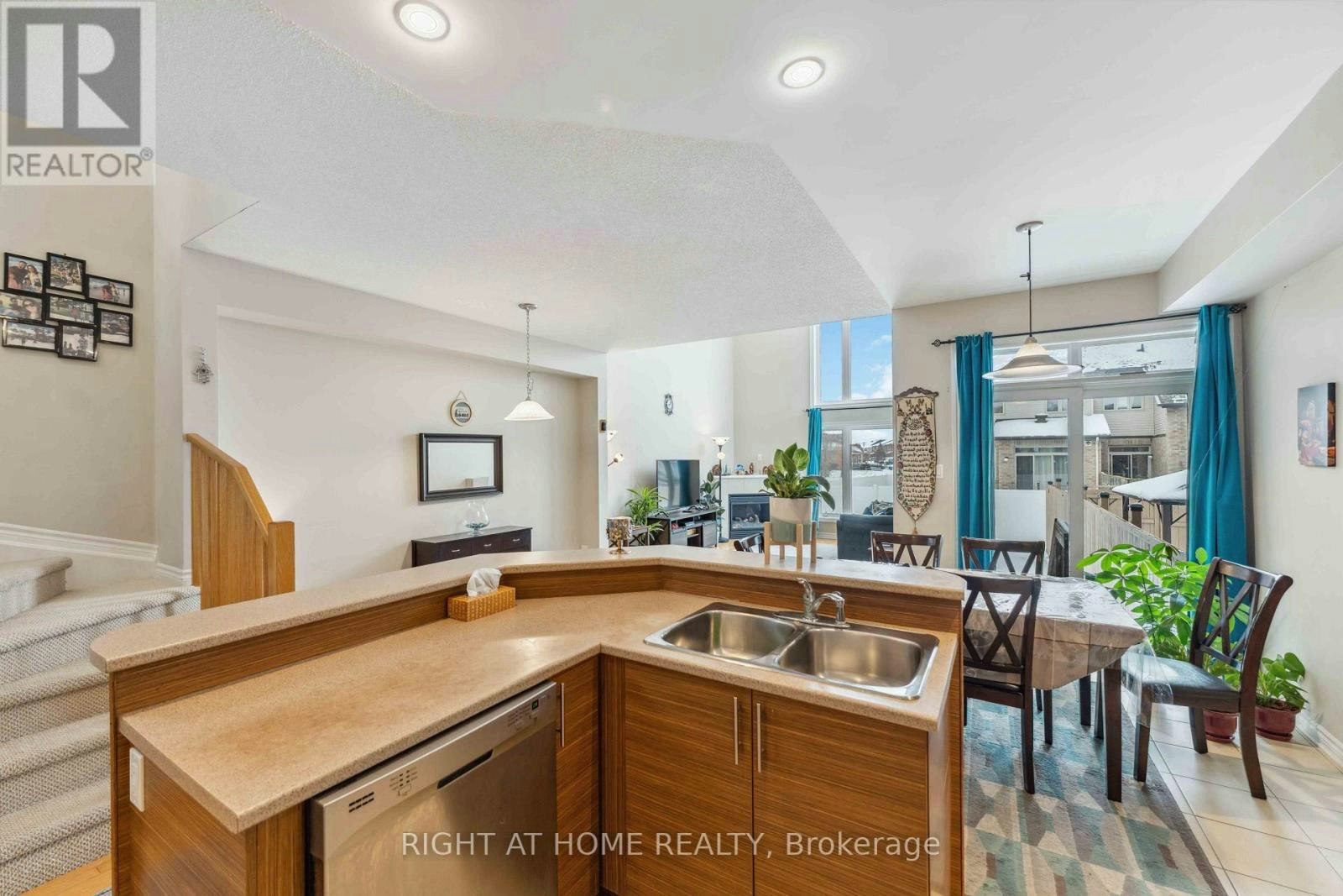 300 Cooks Mill Crescent, Ottawa, ON, K1V 2N3 - 20