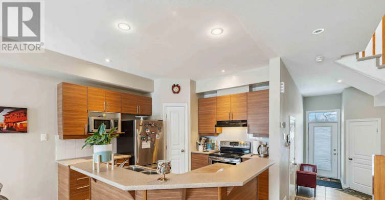 300 Cooks Mill Crescent, Ottawa, ON, K1V 2N3 - 8