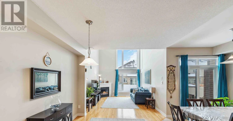 300 Cooks Mill Crescent, Ottawa, ON, K1V 2N3 - 4