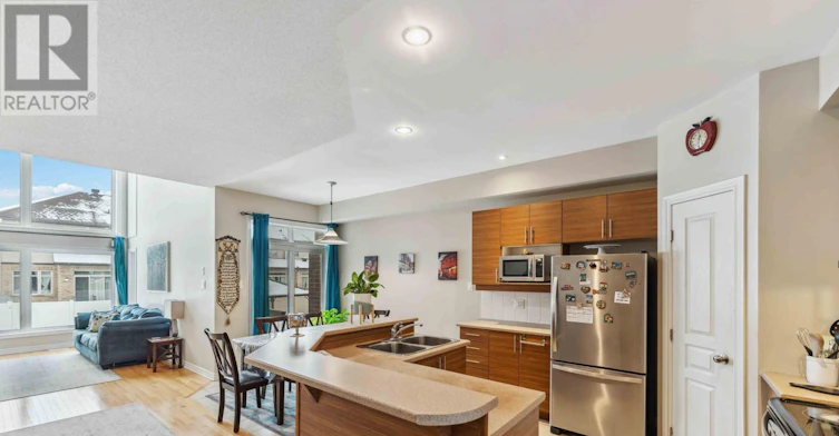 300 Cooks Mill Crescent, Ottawa, ON, K1V 2N3 - 5