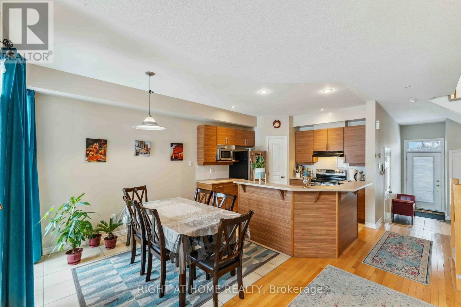 300 Cooks Mill Crescent, Ottawa, ON, K1V 2N3 - 12