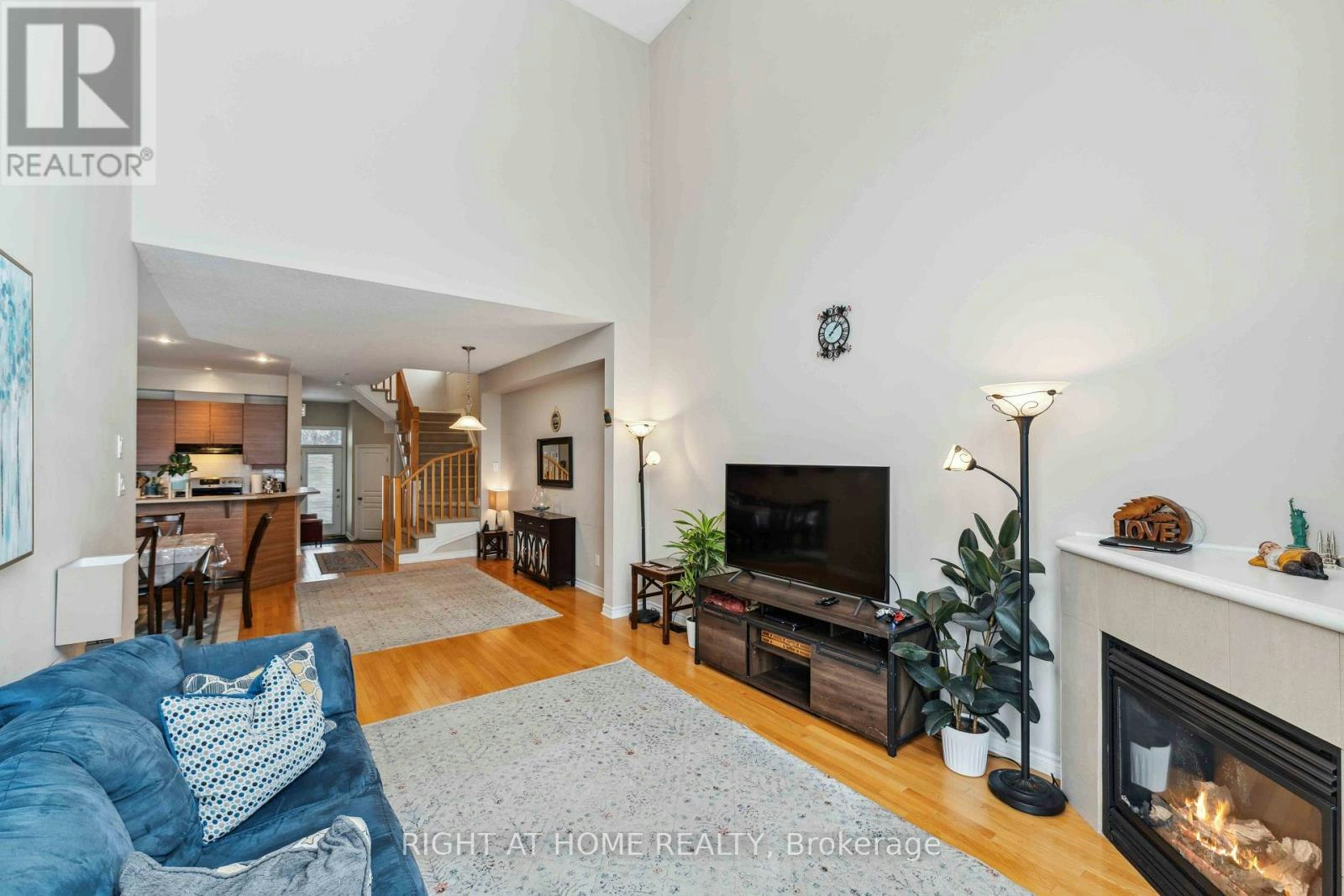 300 Cooks Mill Crescent, Ottawa, ON, K1V 2N3 - 16
