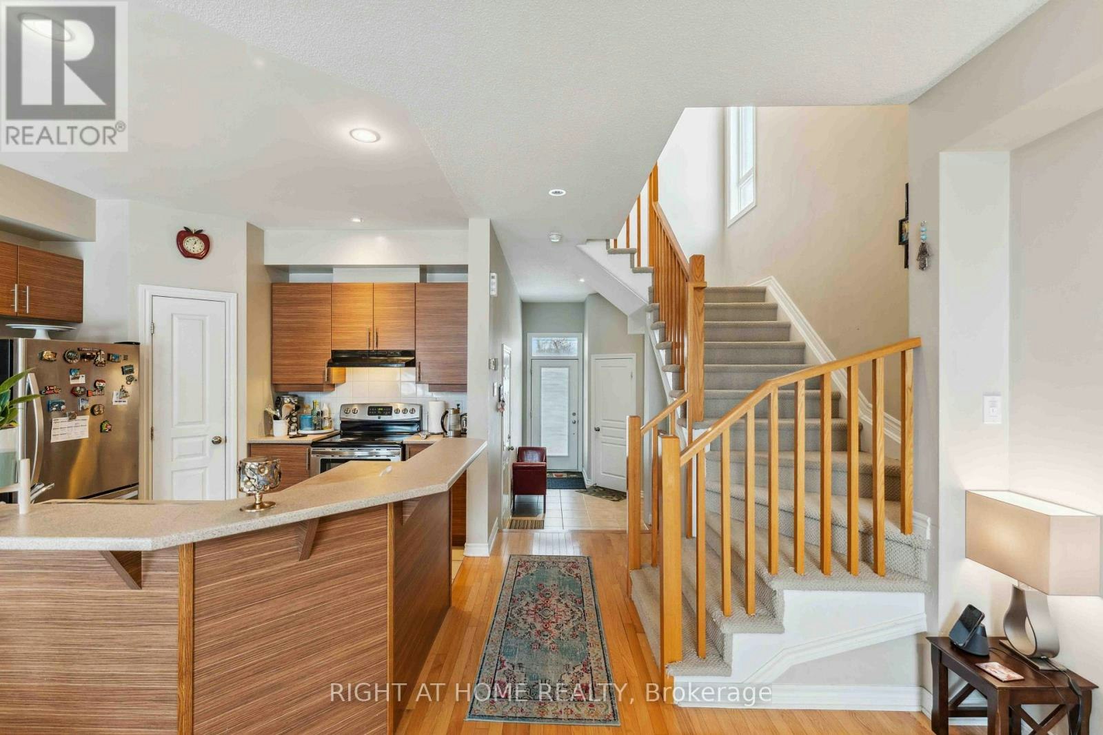 300 Cooks Mill Crescent, Ottawa, ON, K1V 2N3 - 7
