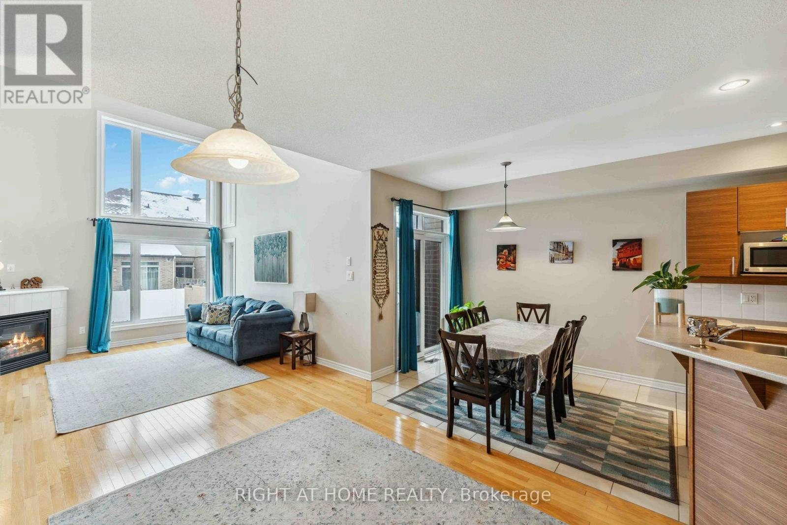 300 Cooks Mill Crescent, Ottawa, ON, K1V 2N3 - 9