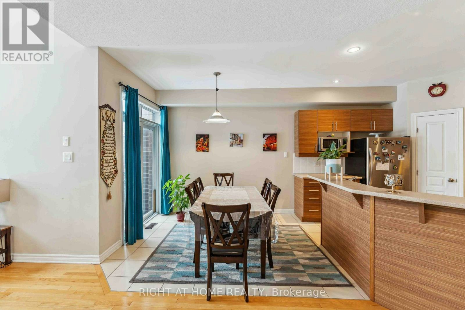 300 Cooks Mill Crescent, Ottawa, ON, K1V 2N3 - 11