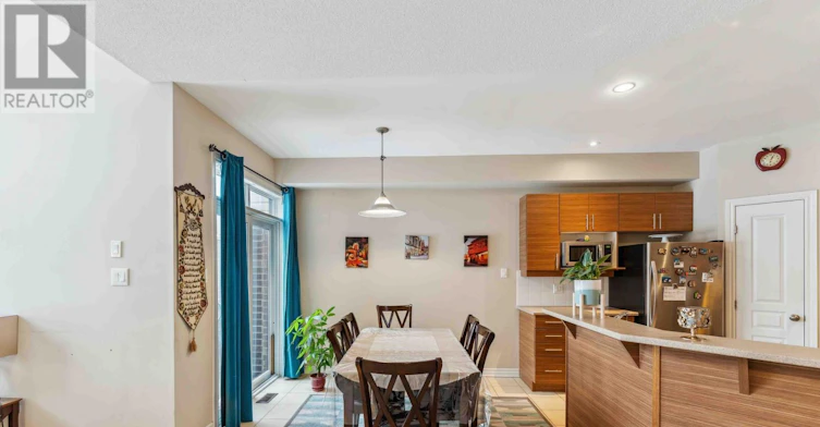 300 Cooks Mill Crescent, Ottawa, ON, K1V 2N3 - 11