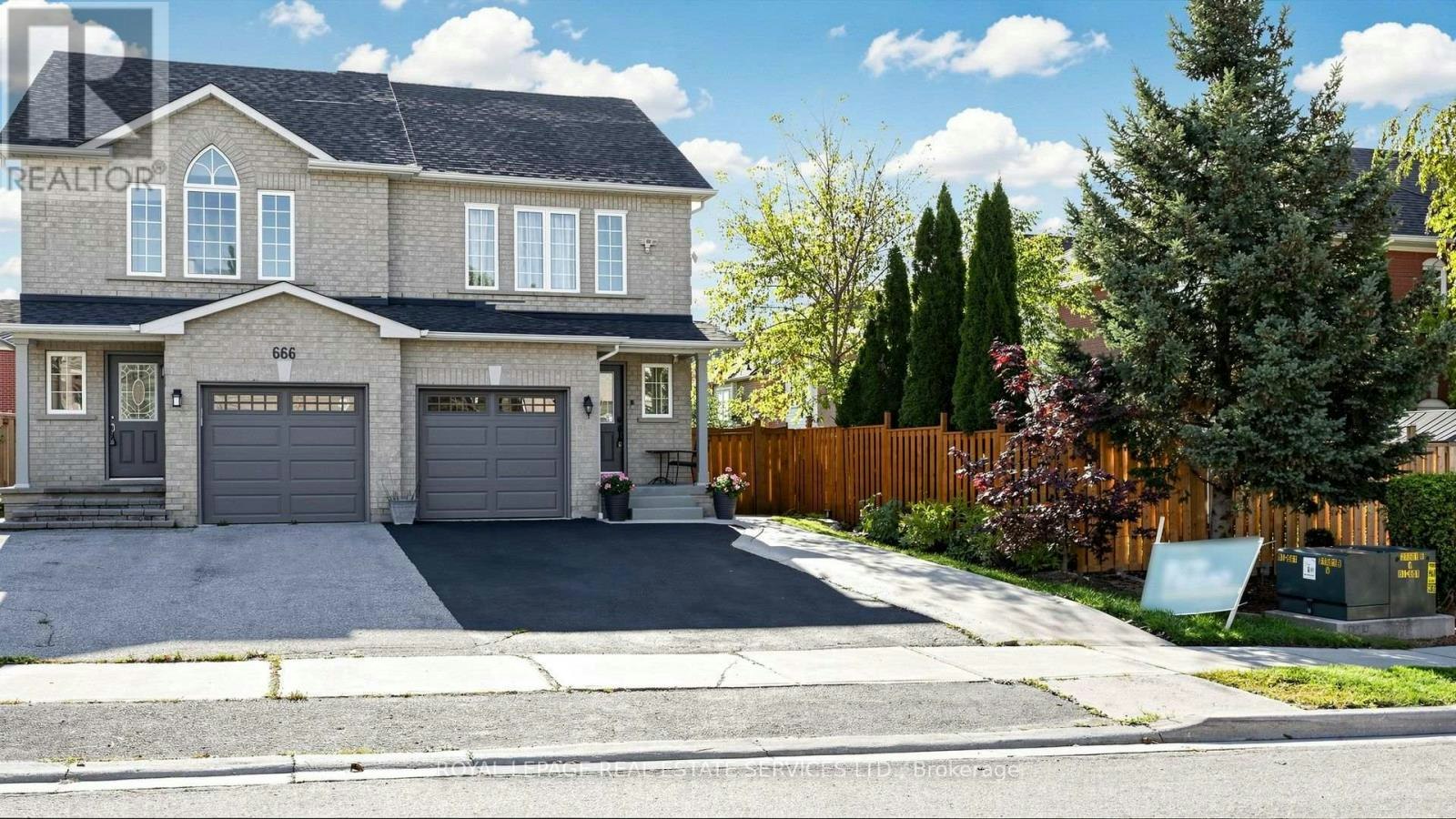 668 Madame Street, Mississauga, ON, L5W 1H1