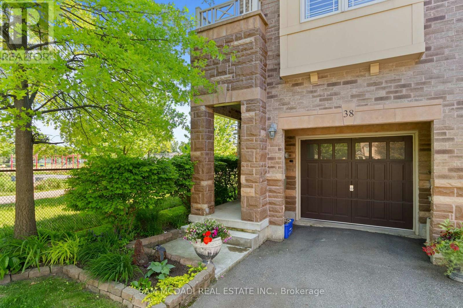 38-6625 Falconer Drive, Mississauga, ON, L5N 0C8 - 2